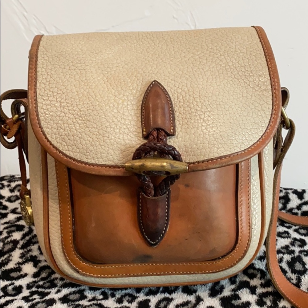 💐S💐O💐L💐D.  Dooney & Bourke Outback Crossbody